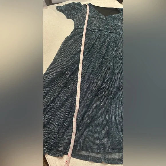 💜BloomChic Black Midi Dress - Picture 7 of 12